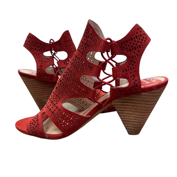 VINCE CAMUTO Eadon Laser Cut Leather Peep-Toe Cone Heel Shooties in Red NWT - Picture 5 of 8